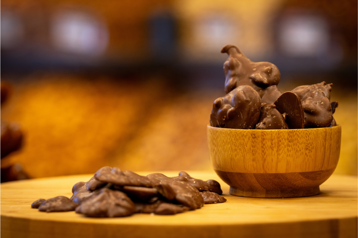 Kayısı Çekirdekli Sütlü Çikolata